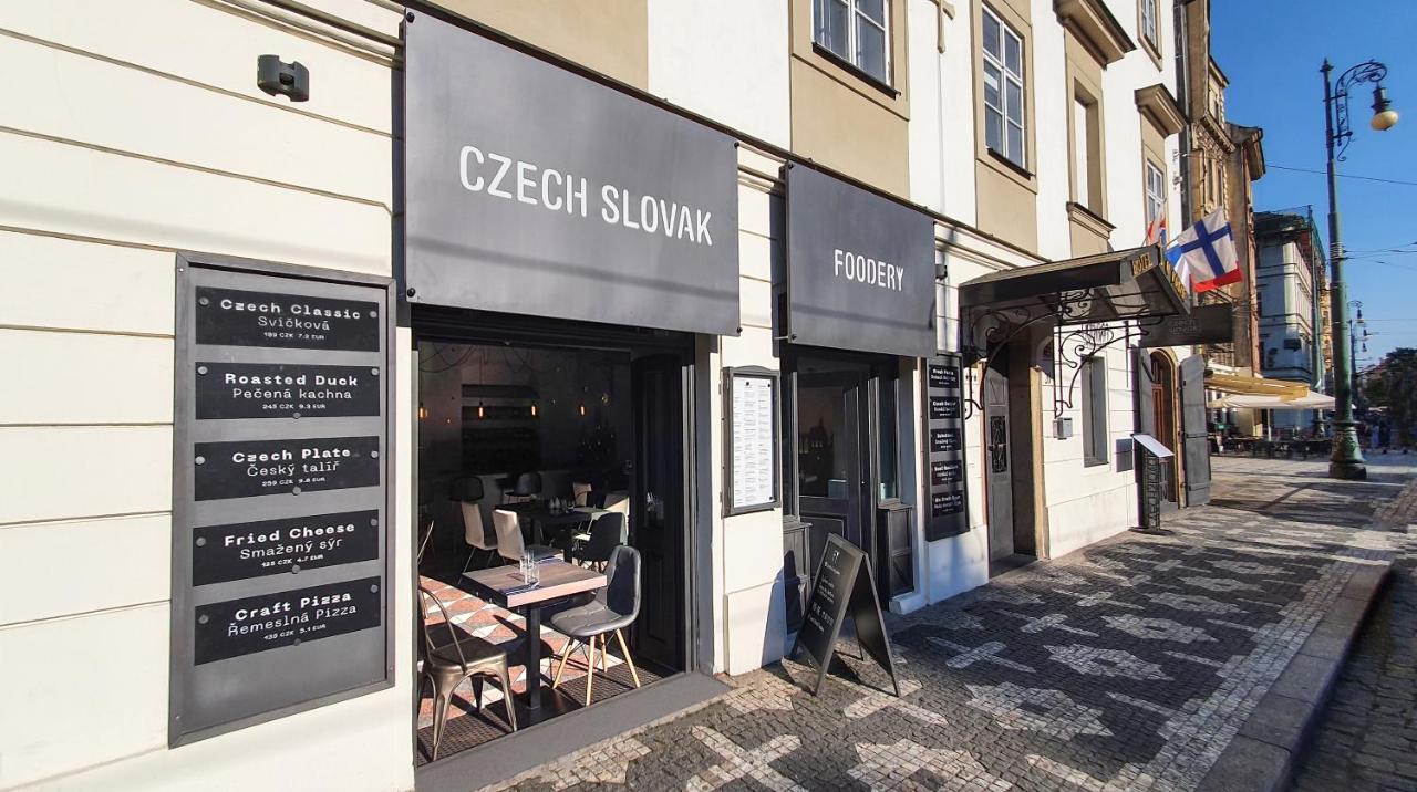 Hotel U Krize Prag Exterior foto