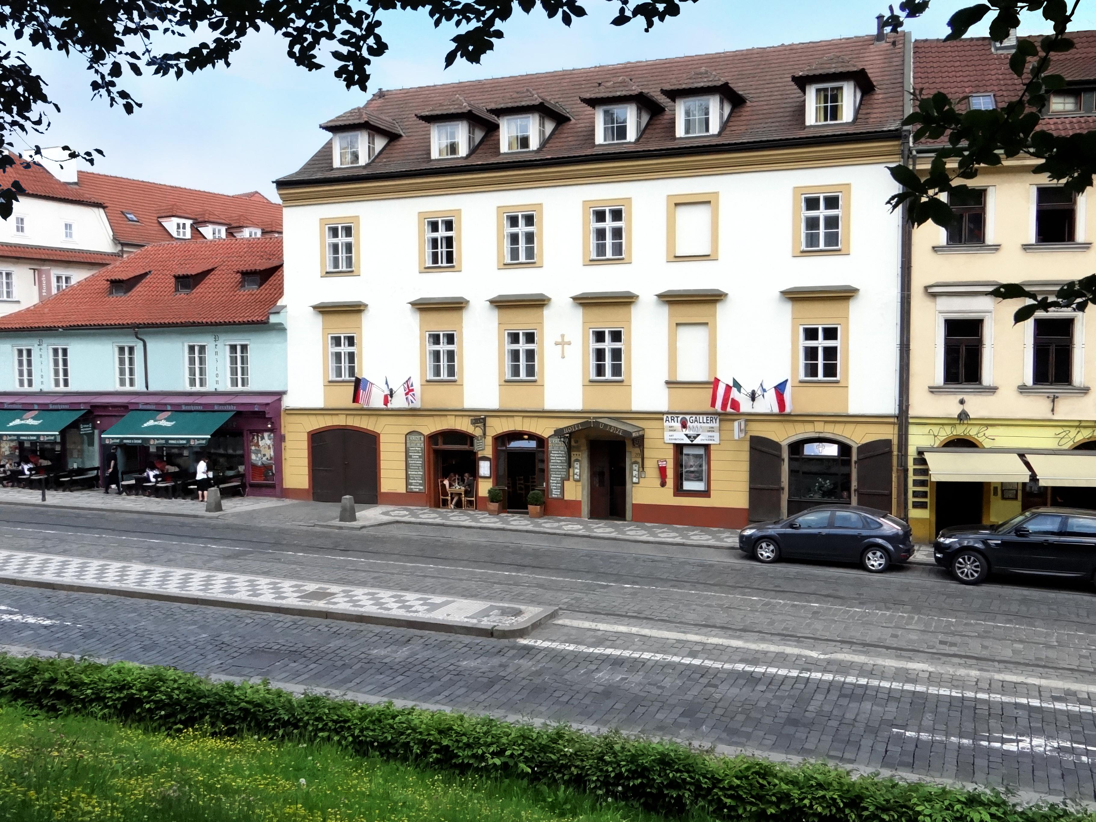 Hotel U Krize Prag Exterior foto