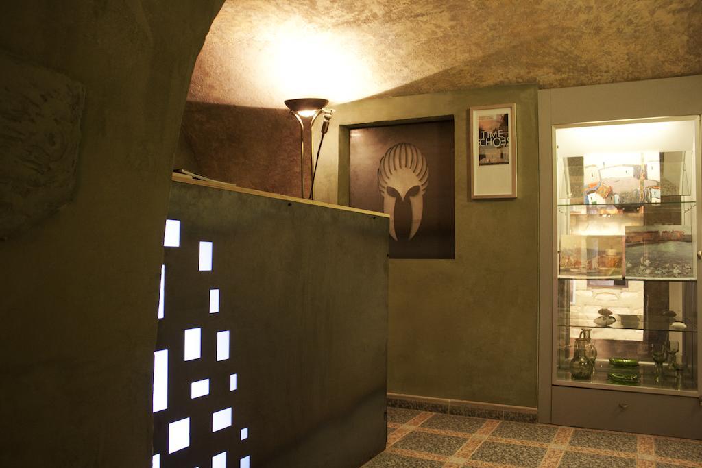 Hotel U Krize Prag Exterior foto