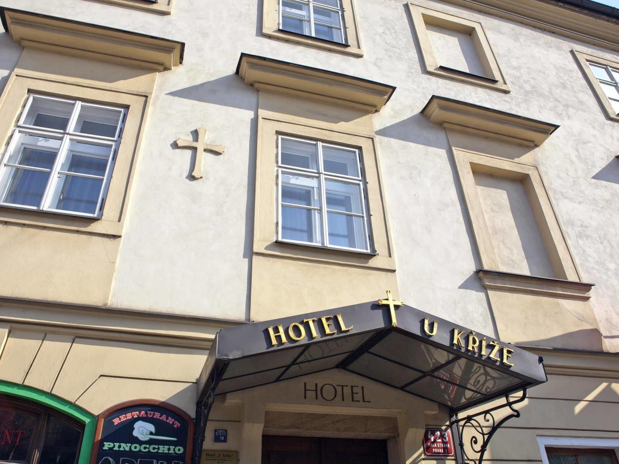 Hotel U Krize Prag Exterior foto