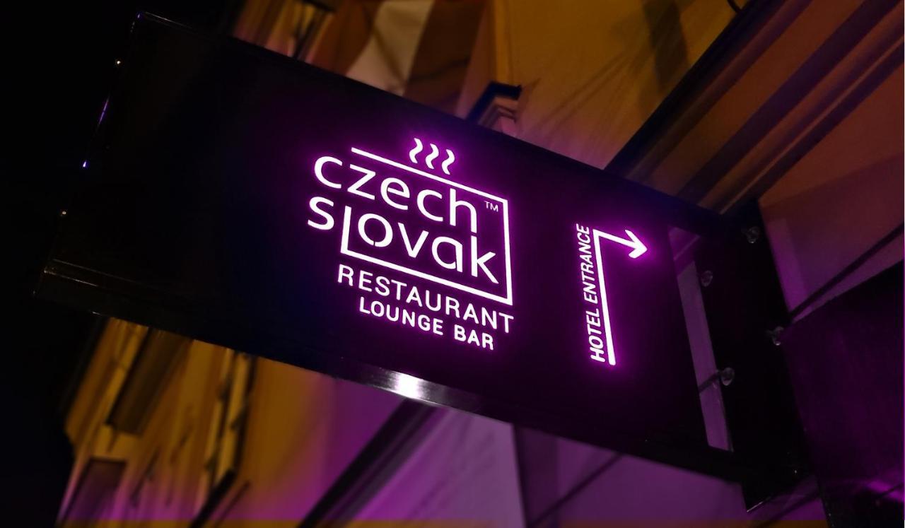 Hotel U Krize Prag Exterior foto